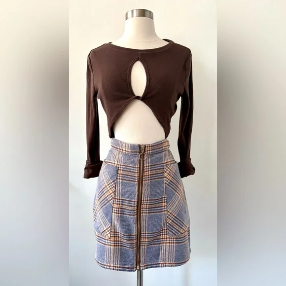 Clueless 90s Vibes! 🤎 Aeropostale Keyhole top flannel plaid mini skirt Outfit M - Picture 2 of 5